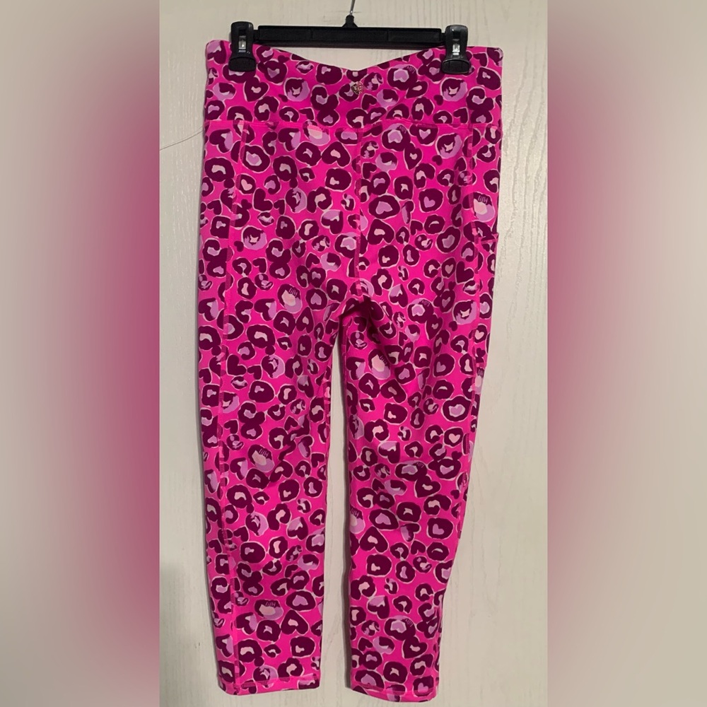 Lilly Pulitzer Luxletic Weekender high-rise leggings in “Don't Be a Cheetah" - Picture 3 of 6